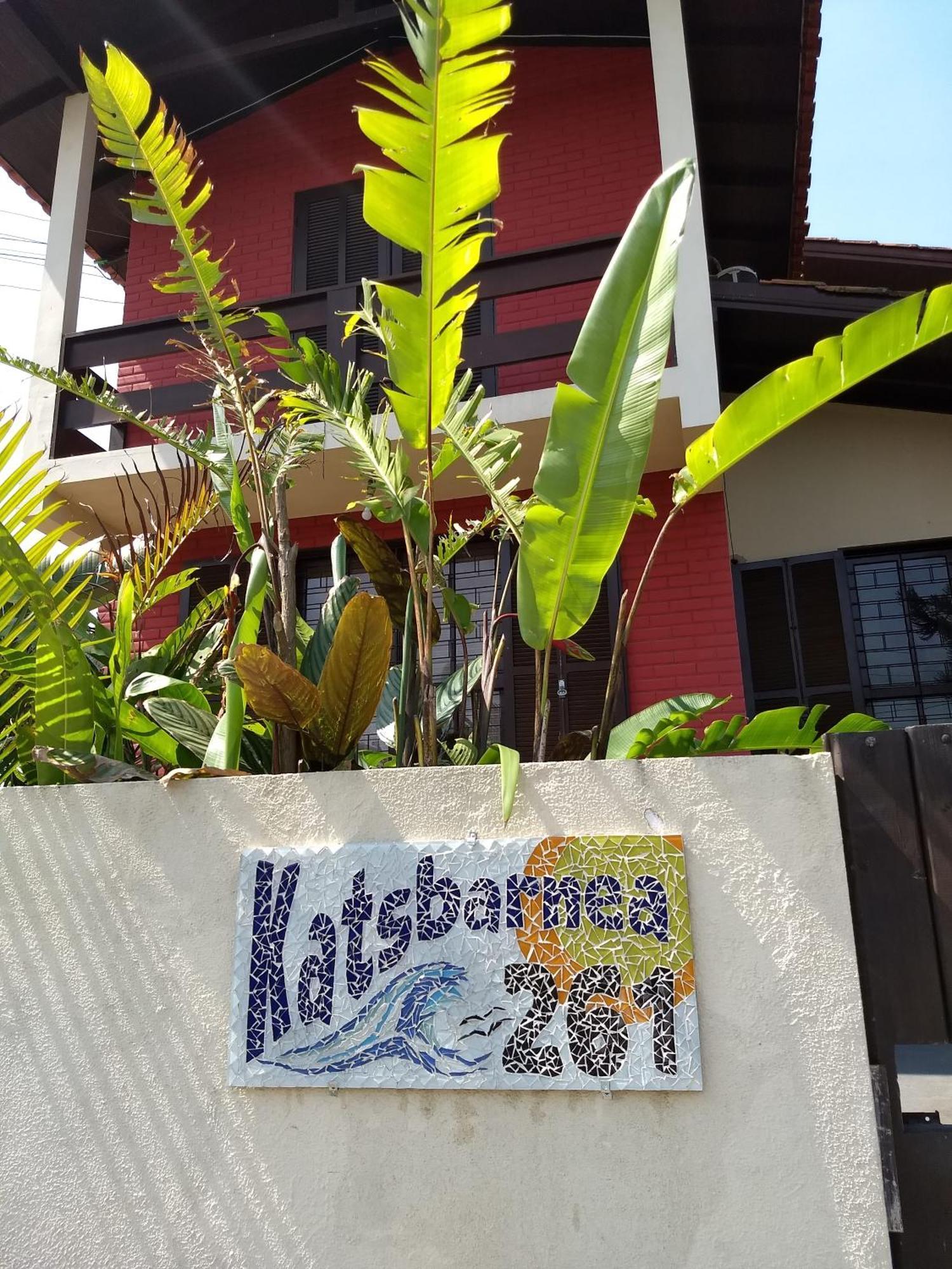 Hostal Katsbarnea